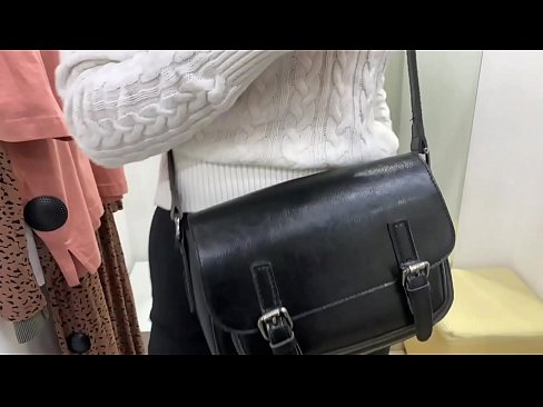 ❤️ Masturbasyon piblik nan jenn femèl FeralBerry ak yon gode nan sal la Fitting ️❌ Pornografi Larisi nan nou % ht.passionateembracespotlight.ru% ️❤